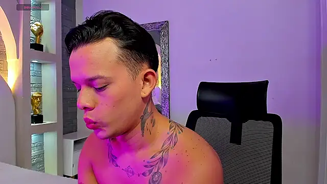 Valentino moretti online show from 11-25-25, 01:11