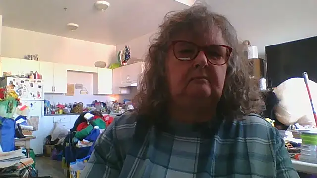 TiguhguhrsRose online show from 12-04-25, 06:49