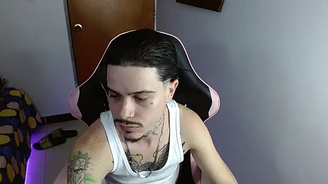 Snapshot of Deymon_420 chatting on 12-04-25, 04:33 Deymon 420 online show from 12-04-25, 04:33