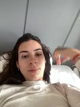 Snapshot of fer-nanda chatting on 02-02-26, 11:42 fer-nanda online show from 02-02-26, 11:42