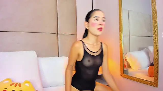 Snapshot of angelaG1 chatting on 07-10-26, 04:39 angelaG1 online show from 07-10-26, 04:39