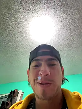 Snapshot of algila08 chatting on 11-23-25, 05:40 algila08 online show from 11-23-25, 05:40