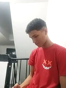 Snapshot of Luigi_cumming1 chatting on 11-20-25, 09:42 Luigi cumming1 online show from 11-20-25, 09:42