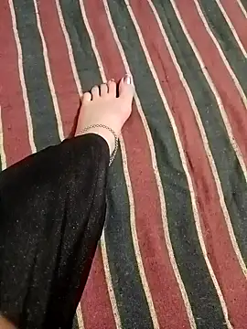 Snapshot of Aradhna_08 chatting on 11-16-25, 04:40 Aradhna 08 online show from 11-16-25, 04:40