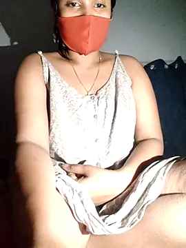 Snapshot of Red_Love_1 chatting on 11-17-25, 07:08 Red Love 1 online show from 11-17-25, 07:08