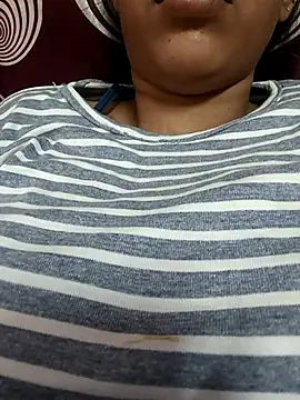 Snapshot of Neethu90 chatting on 12-17-25, 04:07 Neethu90 online show from 12-17-25, 04:07