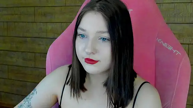 TinnaBurton online show from 02-19-26, 04:36