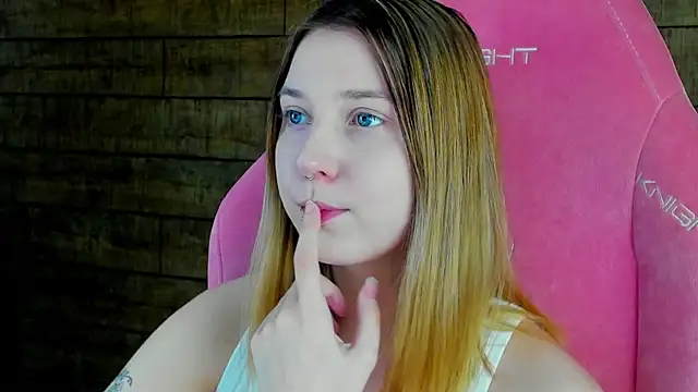 TinnaBurton online show from 03-17-26, 04:32