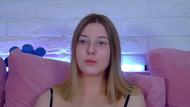 TinnaBurton online show from 04-09-26, 04:23