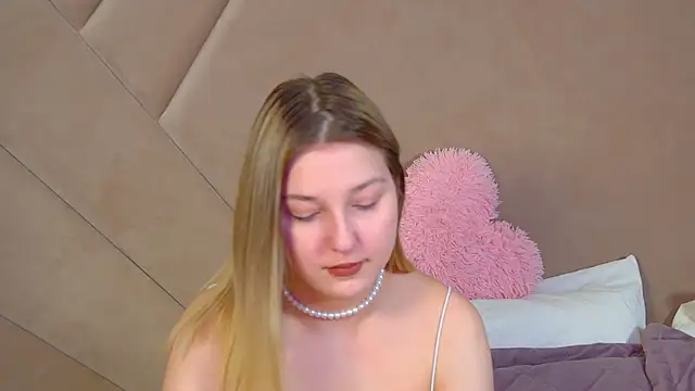 TinnaBurton online show from 06-08-26, 04:07
