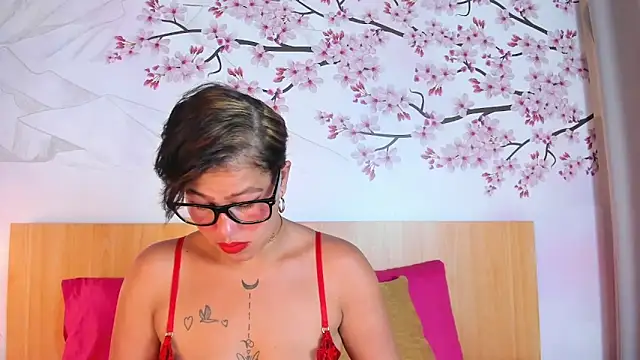 Laura Torress online show from 05-27-26, 03:03