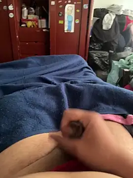 Snapshot of cris1122 chatting on 02-14-26, 02:58 cris1122 online show from 02-14-26, 02:58