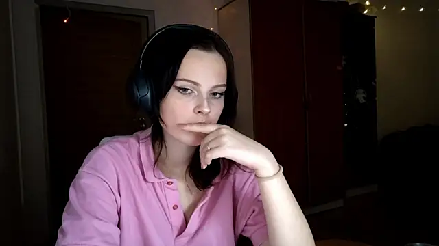 LouiseMarengo online show from 11-19-25, 05:02