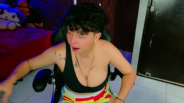 lunabustygirl online show from 02-15-26, 04:14