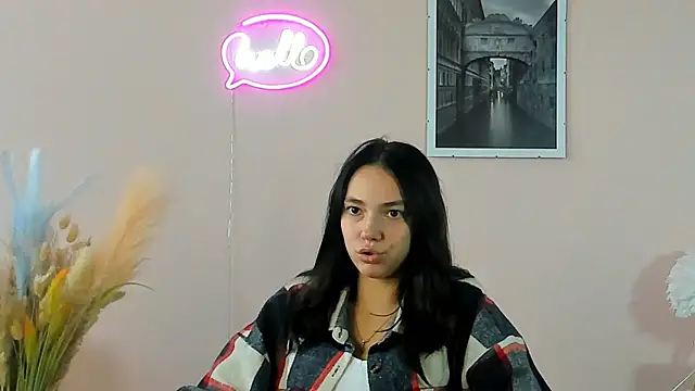 Snapshot of MildredCajigas chatting on 11-21-25, 08:24 MildredCajigas online show from 11-21-25, 08:24