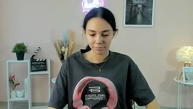 Snapshot of MildredCajigas chatting on 11-23-25, 09:09 MildredCajigas online show from 11-23-25, 09:09