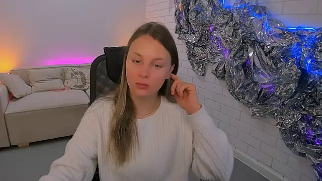 SandraLindsey online show from 11-26-25, 06:25