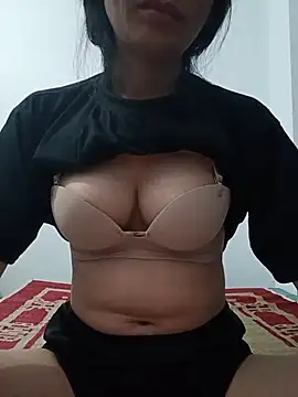 Snapshot of pitty_mymi chatting on 07-05-26, 10:06 pitty mymi online show from 07-05-26, 10:06