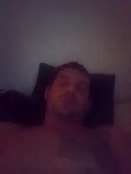 Snapshot of Motosz chatting on 11-26-25, 03:24 Motosz online show from 11-26-25, 03:24