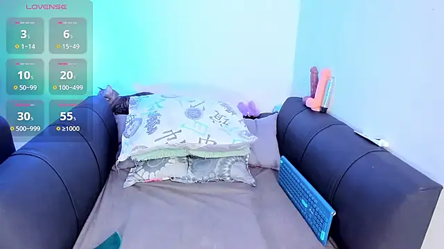 evelisse  online show from 03-07-26, 03:14