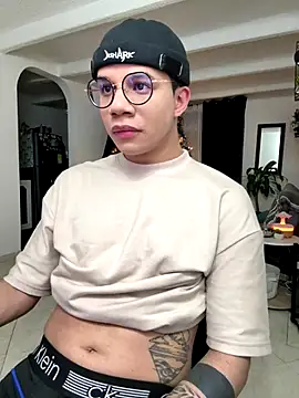 Snapshot of MarcoKostov chatting on 11-25-25, 02:44 MarcoKostov online show from 11-25-25, 02:44