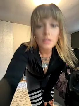 Snapshot of sofrancy chatting on 11-23-25, 03:23 sofrancy online show from 11-23-25, 03:23