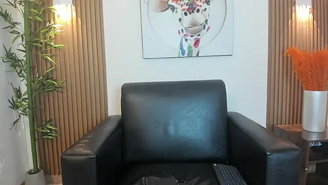Snapshot of Emily_Frostt chatting on 07-15-26, 12:10 Emily Frostt online show from 07-15-26, 12:10