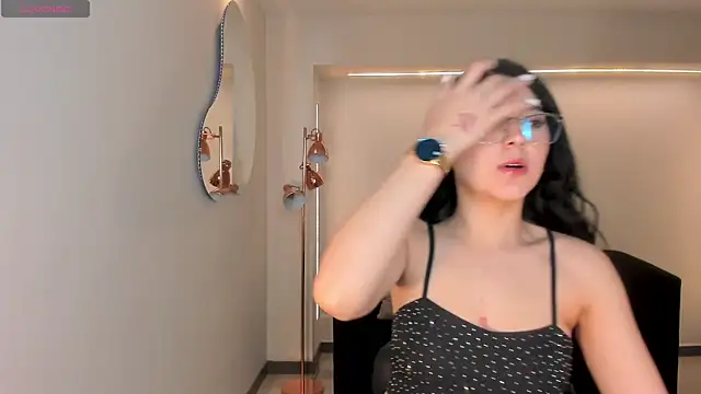 HaileyRoss  online show from 01-06-26, 11:36