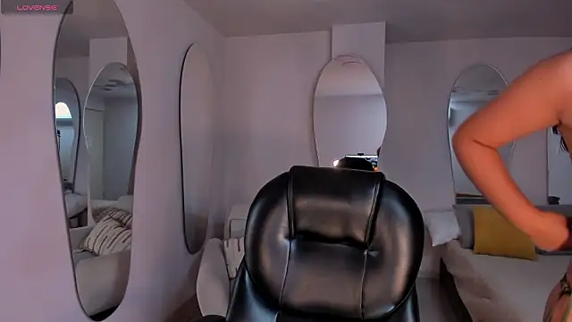 SophieLanne online show from 03-08-26, 03:43