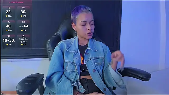 Snapshot of Anny_Kiitty chatting on 11-28-25, 04:15 Anny Kiitty online show from 11-28-25, 04:15