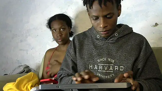 Snapshot of Mari_clau_hot chatting on 11-19-25, 12:10 Mari clau hot online show from 11-19-25, 12:10