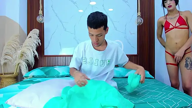 Snapshot of Loversinfire2 chatting on 11-20-25, 08:08 Loversinfire2 online show from 11-20-25, 08:08