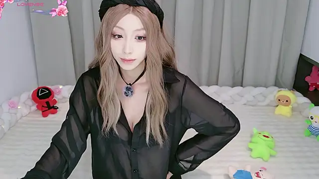 Lulu QAQ online show from 06-12-26, 01:43