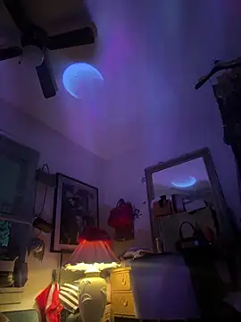 Motherbigbus online show from 12-21-25, 07:26