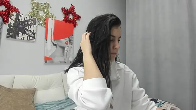 Snapshot of Lovely_Audrey chatting on 12-14-25, 01:11 Lovely Audrey online show from 12-14-25, 01:11