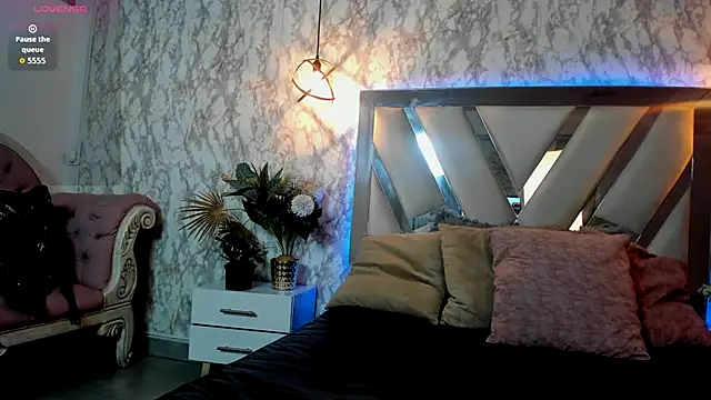 LILITH LIBELULA online show from 12-15-25, 07:18