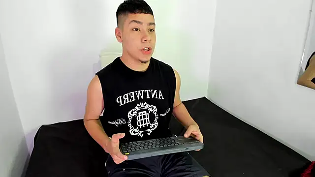 Lucastorrez01 online show from 03-17-26, 12:26