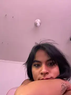 Sophie wyld online show from 12-02-25, 01:17