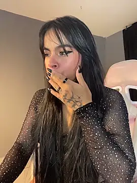 Sophie wyld online show from 12-20-25, 12:51