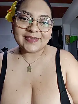 Snapshot of Anna_Lucia88 chatting on 06-14-26, 02:24 Anna Lucia88 online show from 06-14-26, 02:24