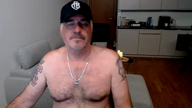 Snapshot of Buidapest chatting on 11-18-25, 09:19 Buidapest online show from 11-18-25, 09:19