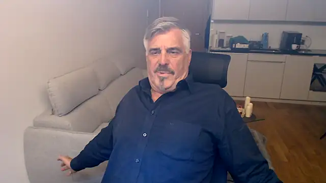 Buidapest online show from 12-17-25, 10:38