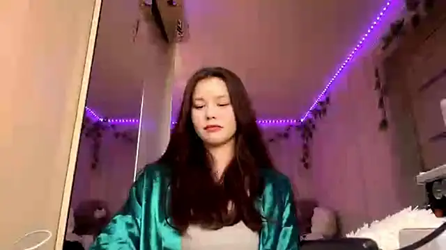 CutieSlim online show from 11-17-25, 06:08