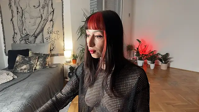 Snapshot of inked_witch chatting on 09-28-25, 04:01 inked witch online show from 09-28-25, 04:01