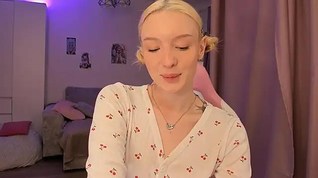 Snapshot of Tiffany_Paw chatting on 05-28-26, 03:48 Tiffany Paw online show from 05-28-26, 03:48