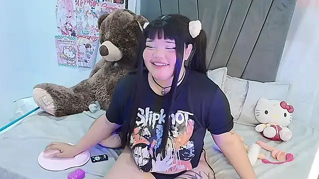 kittyhtxx online show from 11-22-25, 04:11