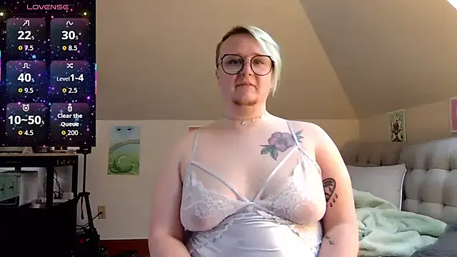 queerlyjaz online show from 04-21-26, 05:50