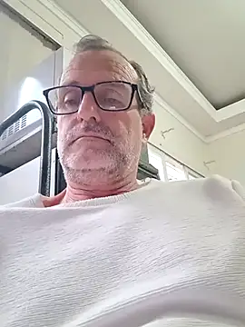 Snapshot of nard53 chatting on 12-14-25, 08:52 nard53 online show from 12-14-25, 08:52