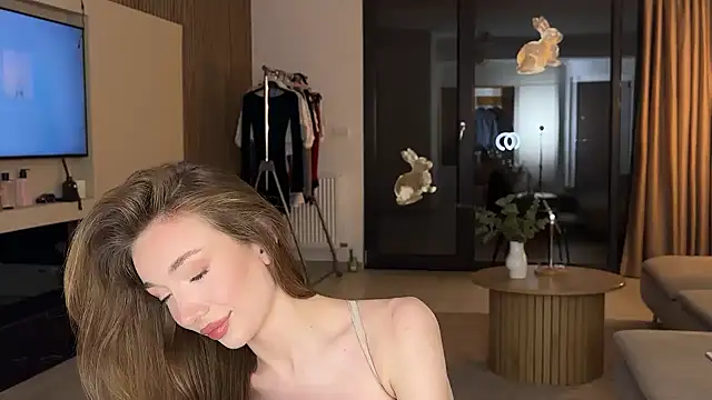 Snapshot of Jolienne chatting on 05-26-26, 08:38 Jolienne online show from 05-26-26, 08:38