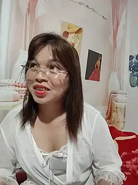 Snapshot of Cover-baa chatting on 05-13-26, 09:33 Cover-baa online show from 05-13-26, 09:33